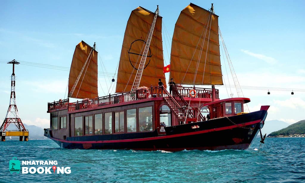 tour du thuyền Nha Trang